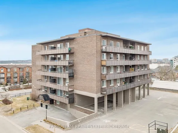 2 Albert St #48, Barrie, ON L4M 3S4