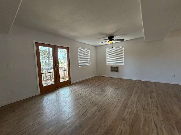 4900 E Julie Dr — Photo 9