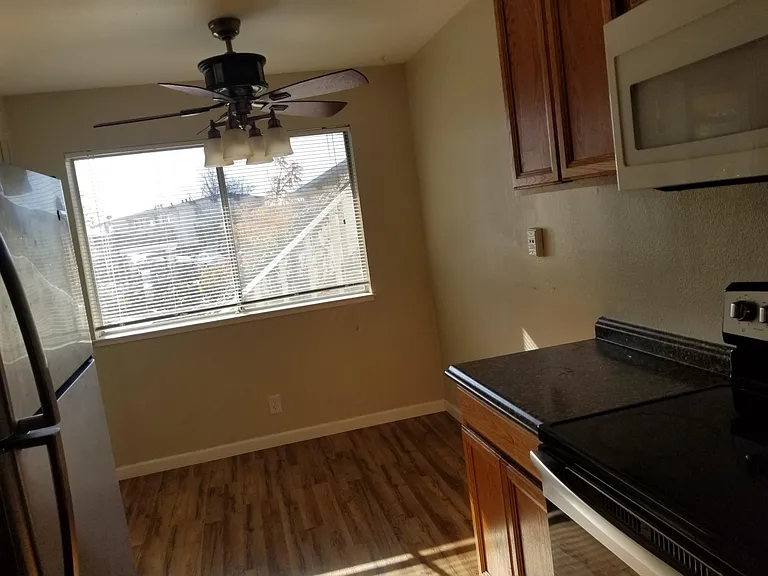 146 Maher Ct — Photo 4