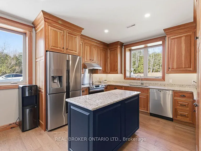 4589 Watson Rd S — Photo 8