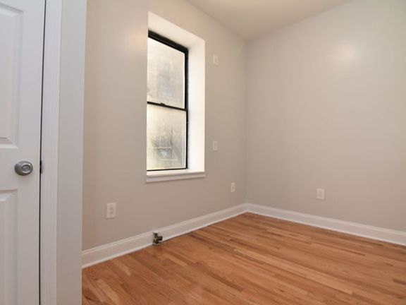 5th image of 551 W 170th St APT 24