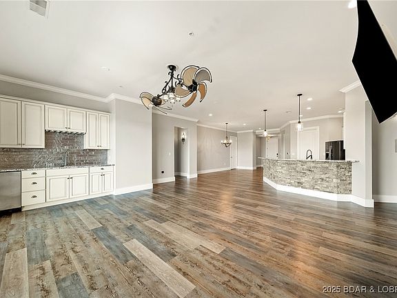 3rd image of 166 Captiva Dr Unit 7E
