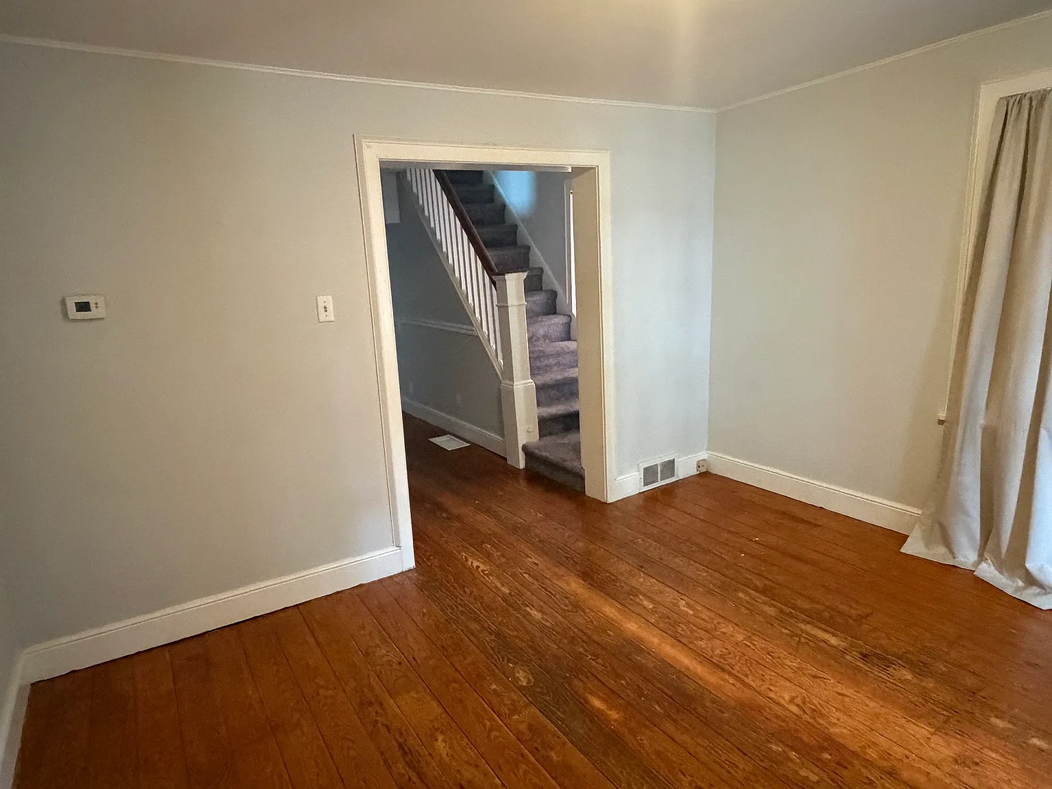 3 bed, 1400 sqft, $2,200 — Photo 4
