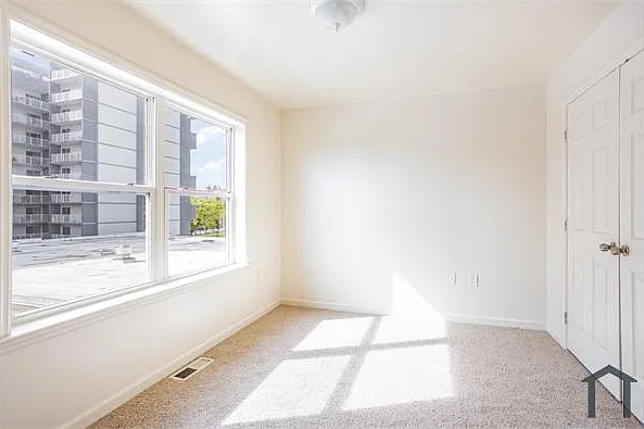 5227 Crowson Ave #7 — Photo 10