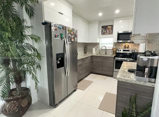 317 SW 14th St, Dania, FL 33004