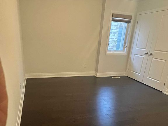 4th image of 112 Brushwood Dr