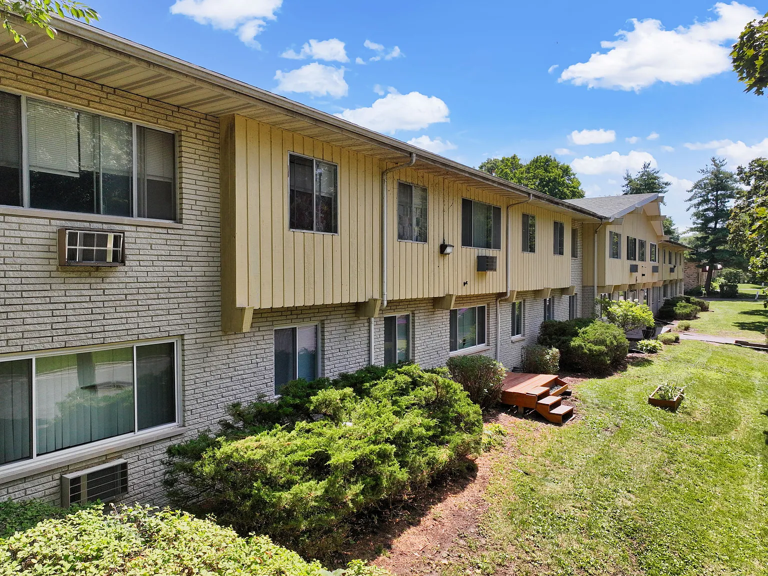 Madison Parkview Apartments — Photo 3