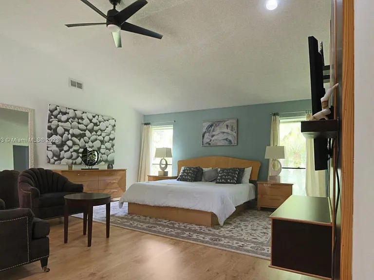 13353 Doubletree Cir — Photo 24
