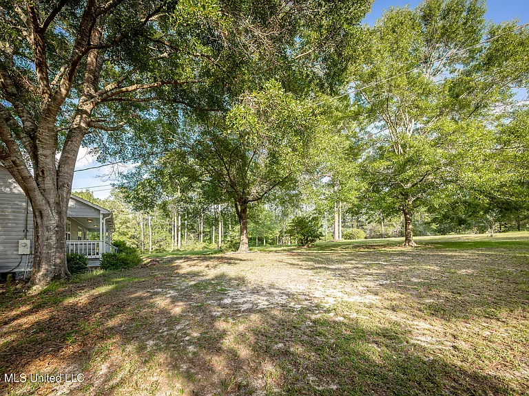 20608 Scarborough Rd — Photo 49