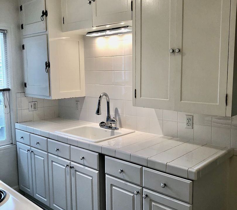 1st image of 236 SE 32nd Ave #206