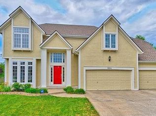 5904 NE Parks View Pl, Lees Summit, MO 64064