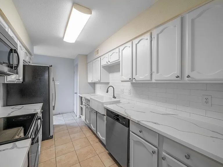 7847 Green Lawn Dr #7847 — Photo 6