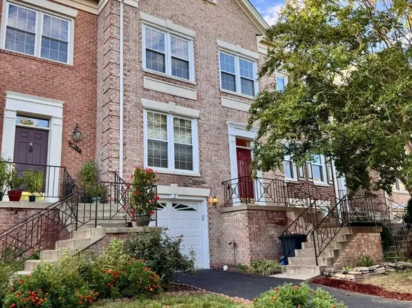 14308 Winding Woods Ct, Centreville, VA 20120