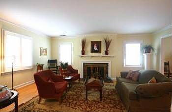 2nd image of 1108 Kings Park Rd