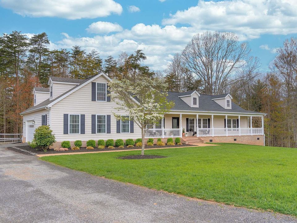 1st image of 85 Lynn Dr