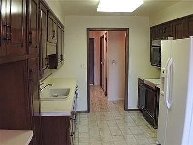 3rd image of 7201 N Lincoln Ave APT 409