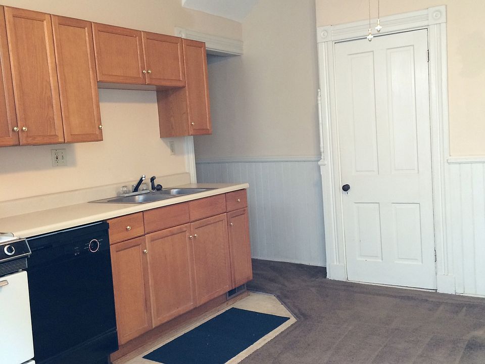 1st Floor Kitchen/Living Room