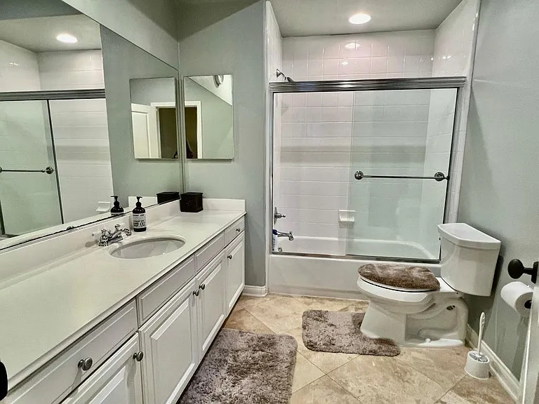 bathroom 4