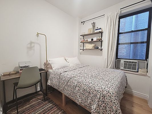 5th image of 242 W 109th St APT 4A
