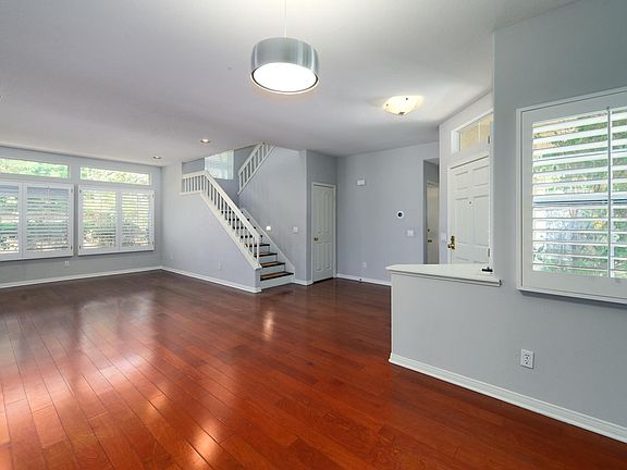4th image of 369 Saint Thomas Dr