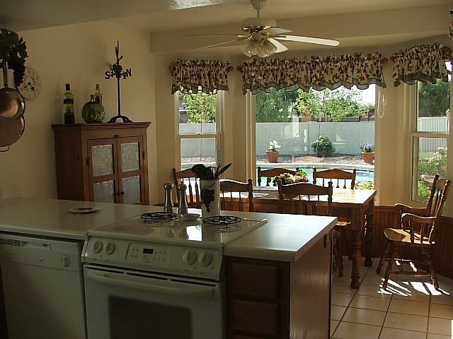 Very large breakfast room to enjoy your mornings.