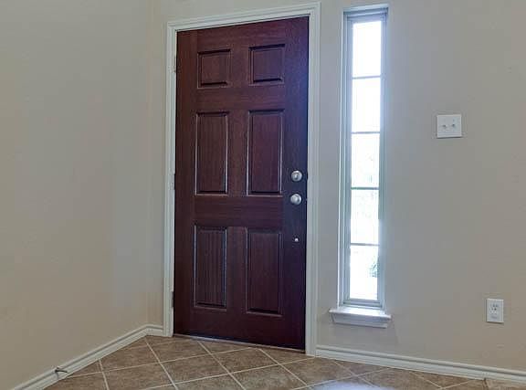 5th image of 3320 Foxfield Trl