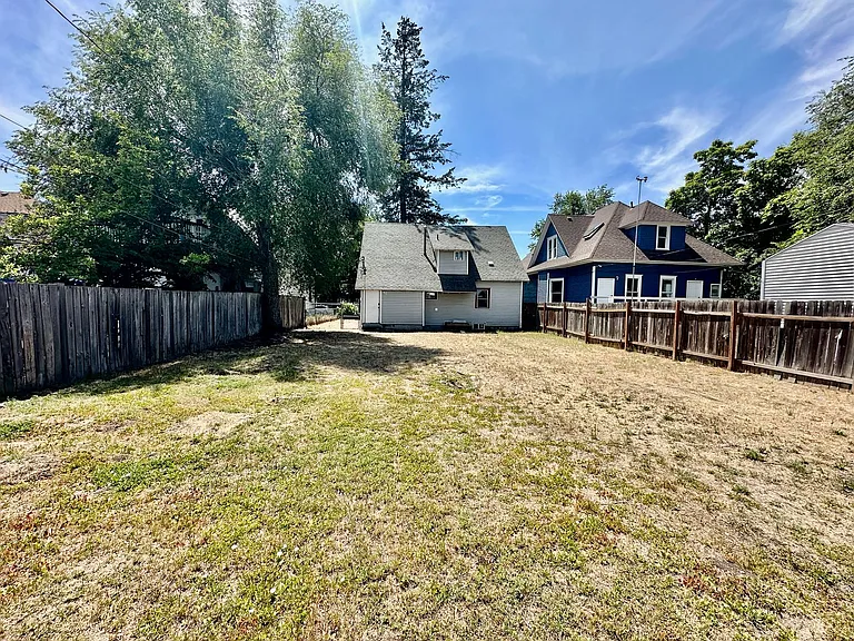 2022 W Dean Ave — Photo 19