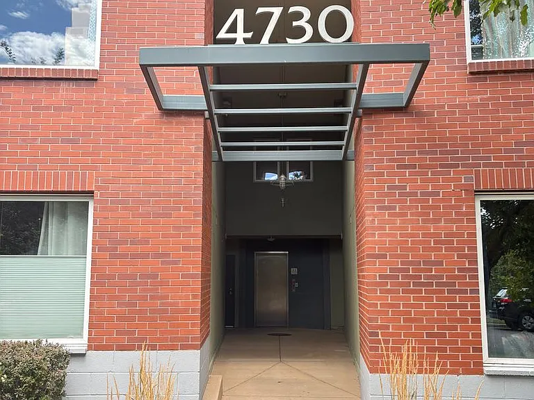 4730 Holiday Dr #201 — Photo 30
