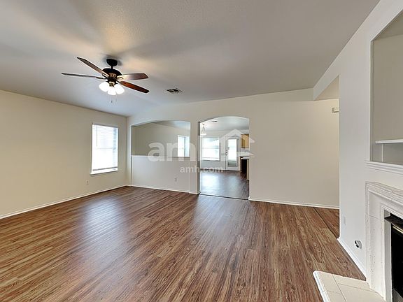 5th image of 2412 Hallie Ln