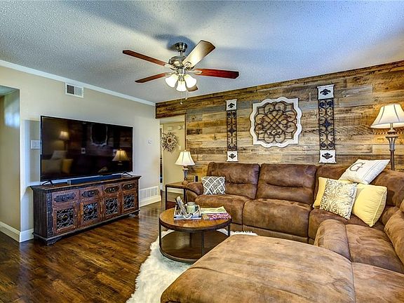 5th image of 824 Loganwood Dr