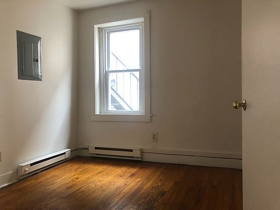 3rd image of 919-925 N Prince St #919-7