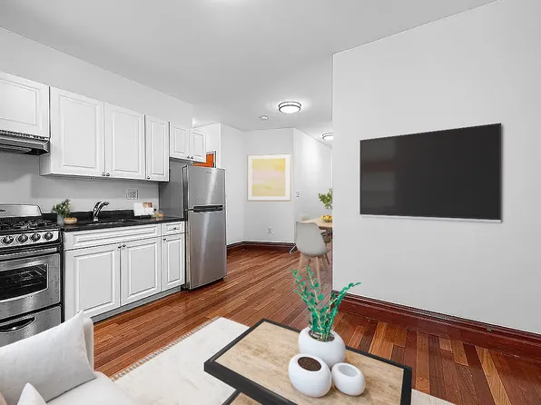 1392 Madison Avenue image 3 of 4