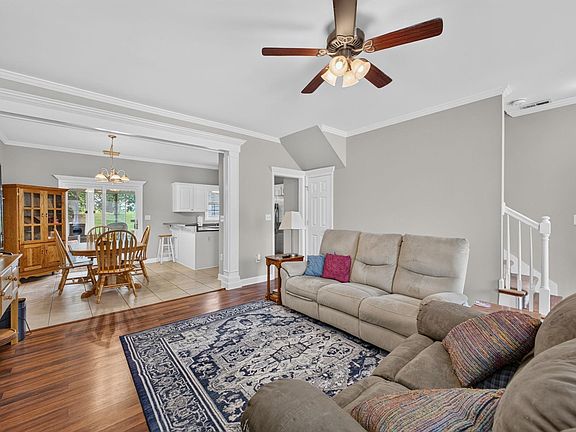 5th image of 433 Rexford Dr