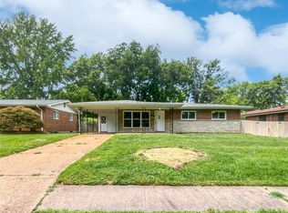 835 Naomi Ave, Florissant, MO 63031