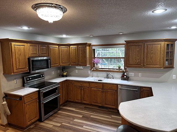 4th image of 223103 LOGANBERRY COURT