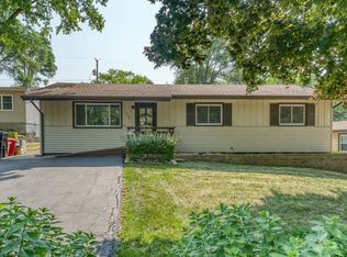 5304 N Lake St, McHenry, IL 60050