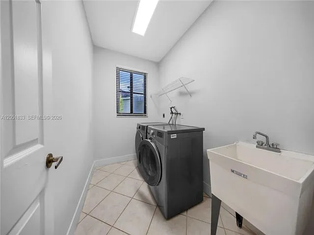1538 Tamarind Ct — Photo 11