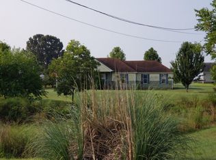 21 Parkview Dr, Fayetteville, TN 37334