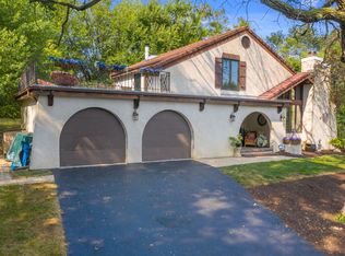 39W942 Cutwood Ln, St Charles, IL 60175