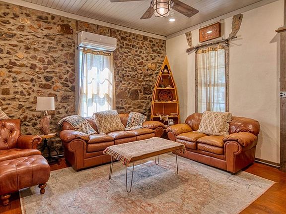 4th image of 431 Fuchsia St #0