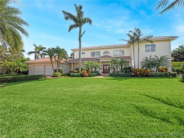 6 W High Point Rd, Sewalls Pt, FL 34996