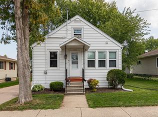 1936 Michigan St, Oshkosh, WI 54902