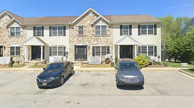 402 Eagle Way — Photo 1