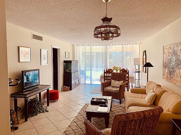 5th image of 2000 S Federal Hwy APT 101