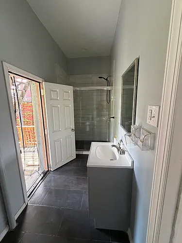 229 S 6th St #3 Photo 1