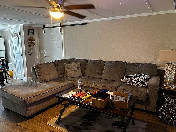 4th image of 3209 Delaware Ave