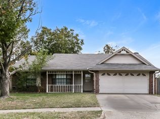 4219 Glen Hollow Cir, Arlington, TX 76016