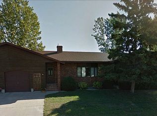 310 S Cedar Ave, Hallock, MN 56728