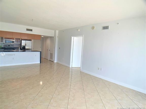5th image of 1750 N Bayshore Dr APT 2412