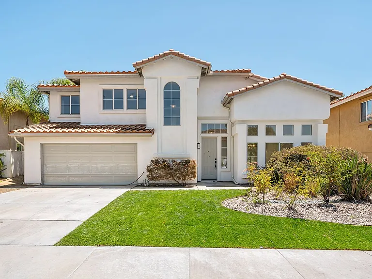 4543 Avenida Manessa — Photo 2